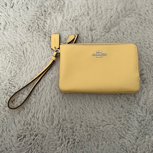 Coach Handbags - Coach Leather Wristlet